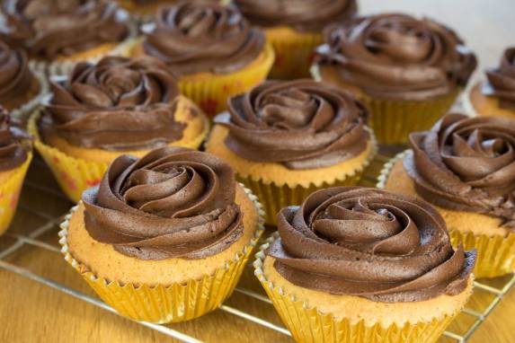 peanut-butter-cupcake-collection-RoseHartSweet