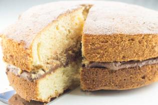 Peanut-Butter-cake-cut-RoseHartSweets