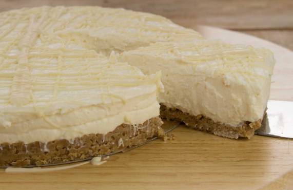 Whole-White-Chocolate-CheeseCake-RoseHartSweets